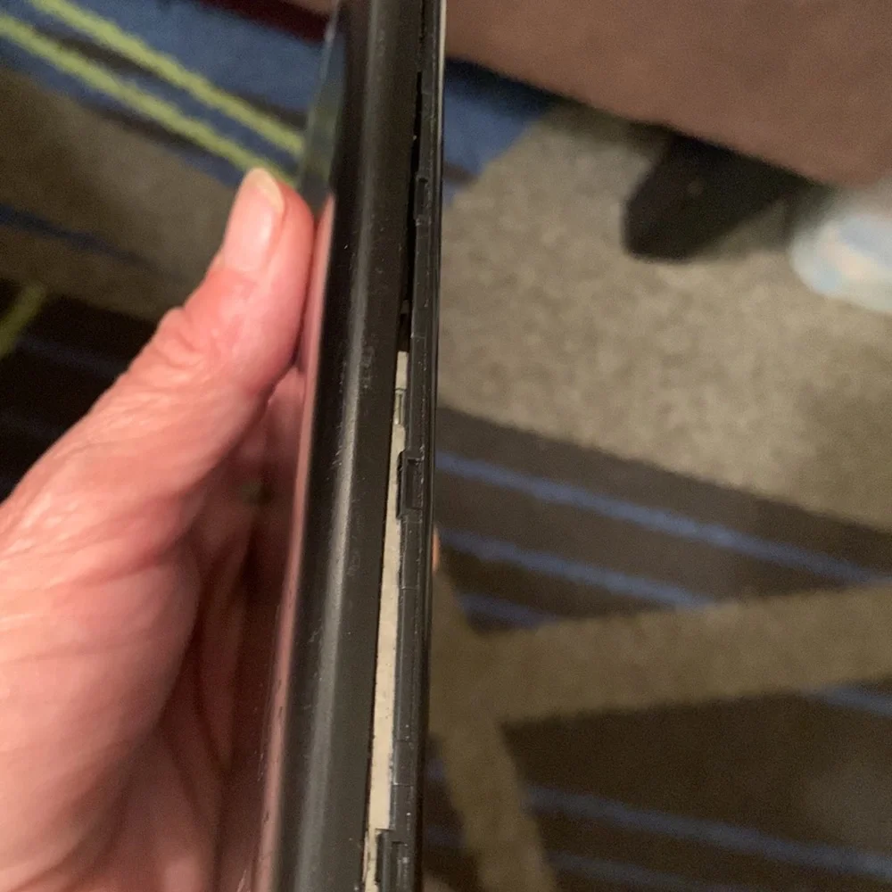 Emerson Model EM756 Tablet 7” - (Needs Repairs)